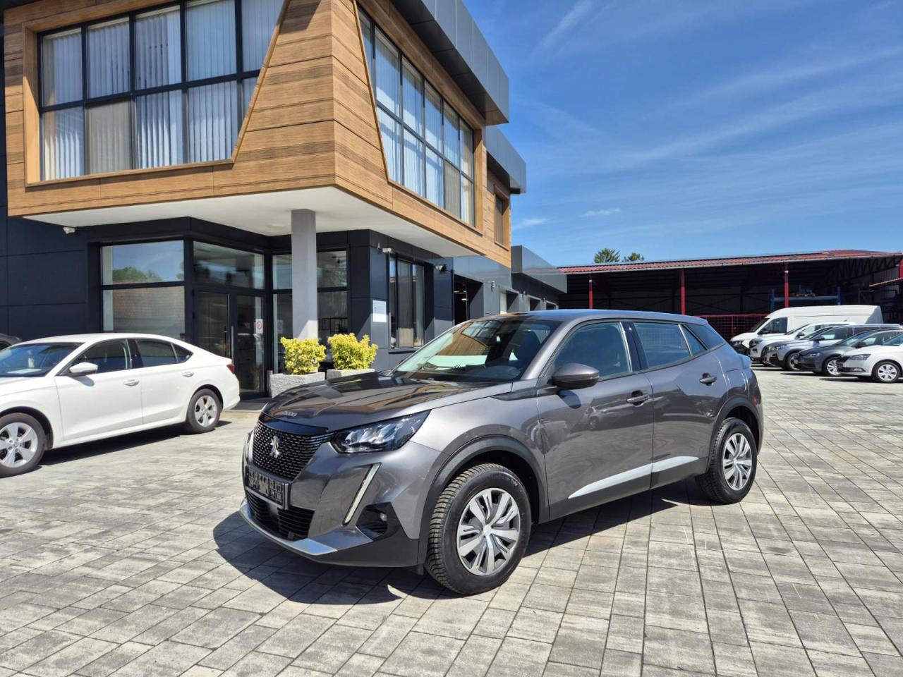 auto-peugeot-2008-1