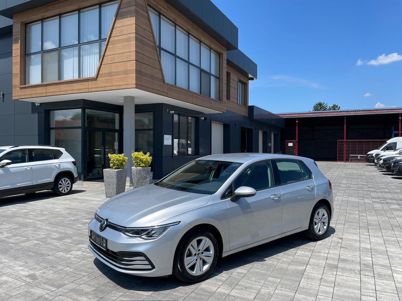 auto-volkswagen-golf-8-20-tdi-dsg-1
