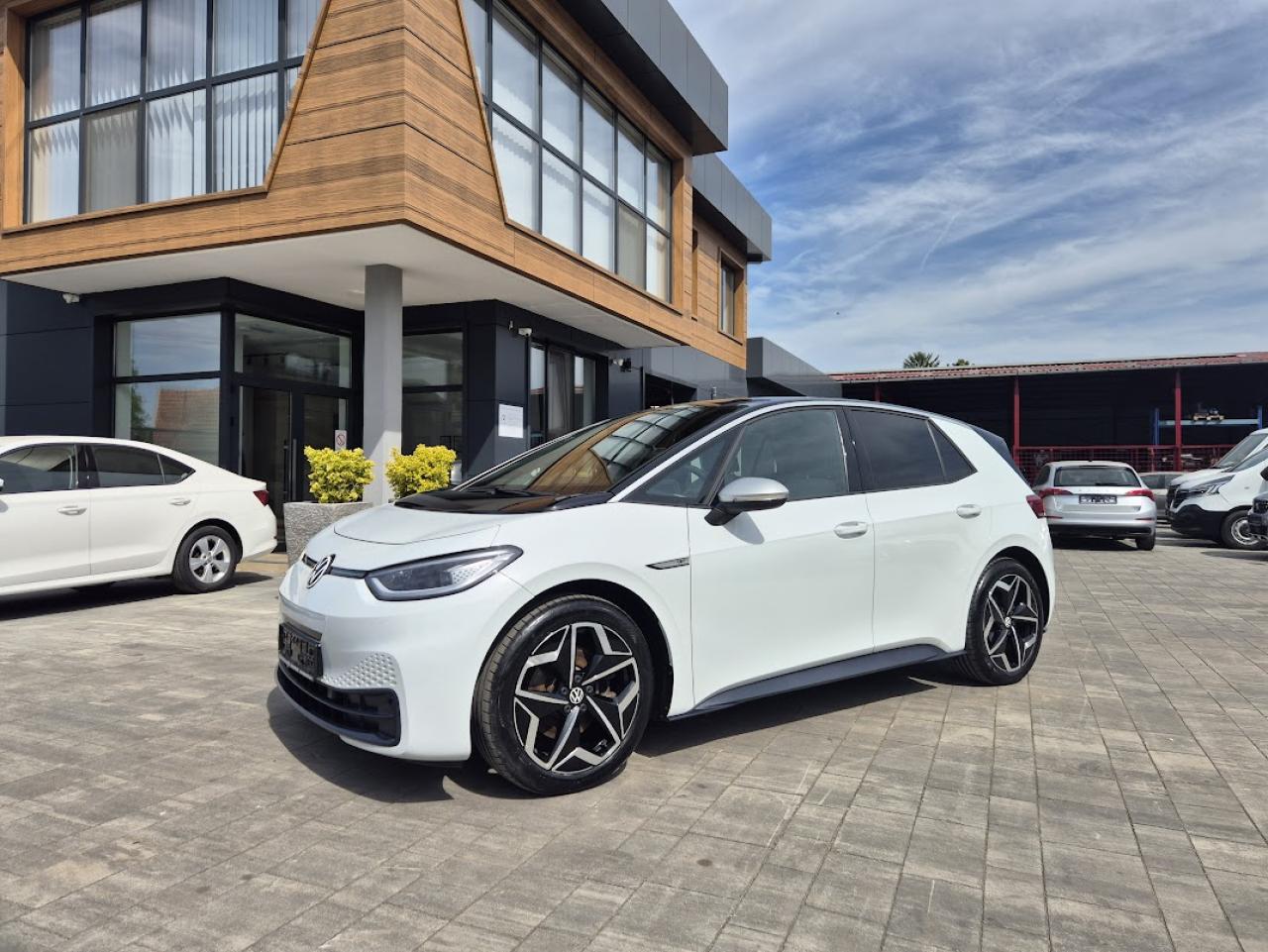 auto-volkswagen-id3-pro-iq-light-1